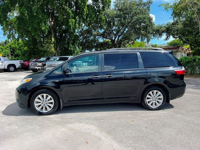 2017 Toyota Sienna XLE