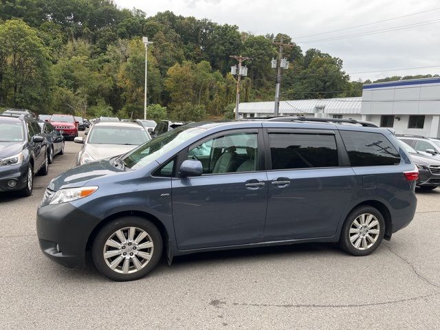 2017 Toyota Sienna 