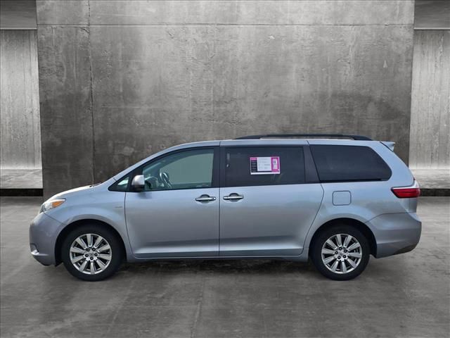 2017 Toyota Sienna XLE