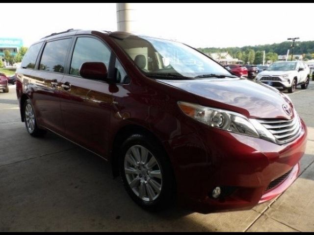 2017 Toyota Sienna XLE