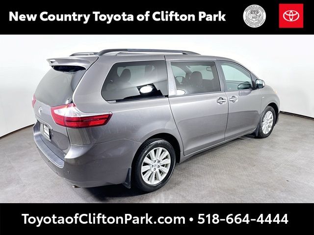 2017 Toyota Sienna 