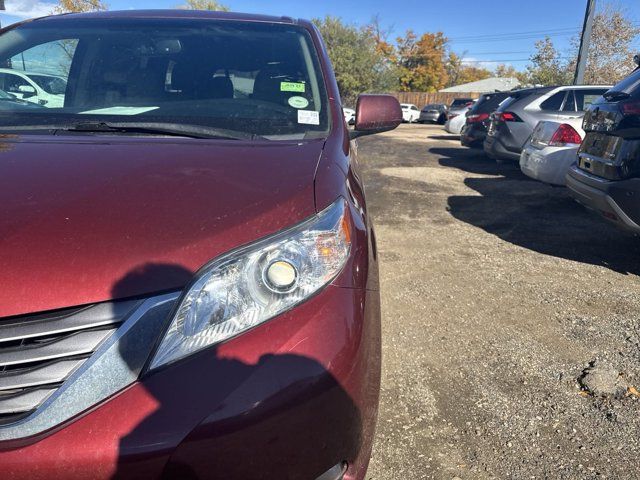 2017 Toyota Sienna XLE