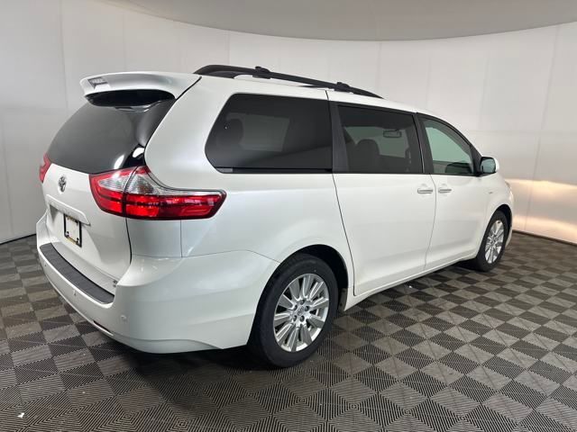 2017 Toyota Sienna XLE