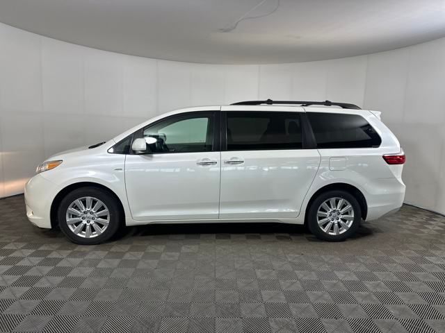 2017 Toyota Sienna XLE