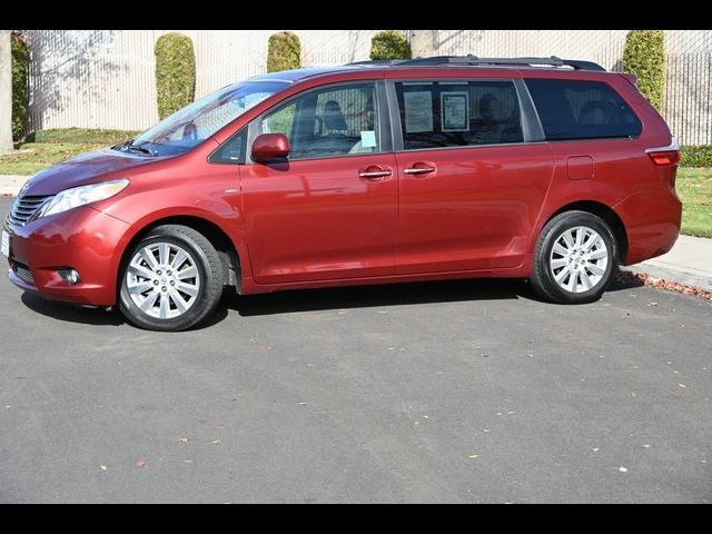 2017 Toyota Sienna XLE