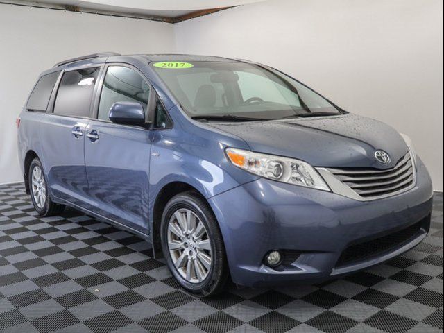 2017 Toyota Sienna XLE