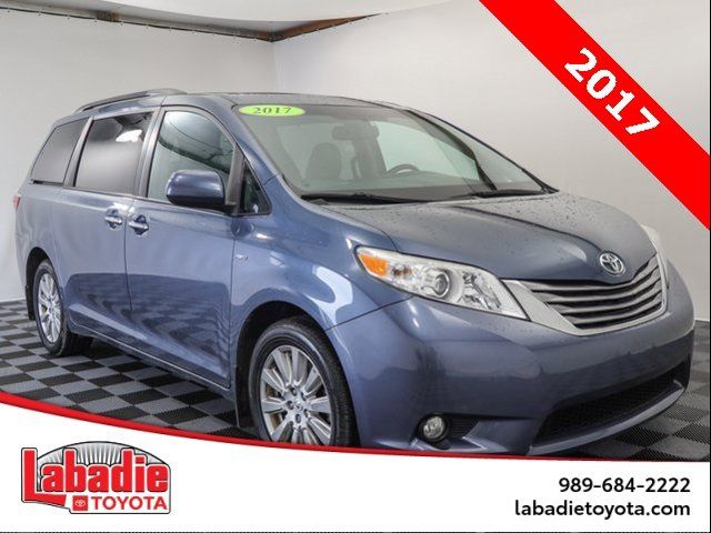 2017 Toyota Sienna XLE