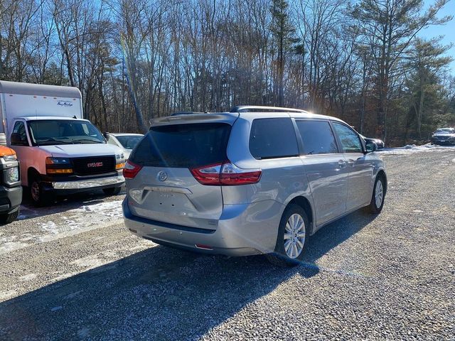 2017 Toyota Sienna XLE Premium