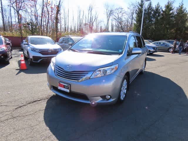 2017 Toyota Sienna XLE