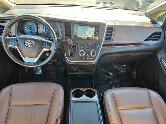 2017 Toyota Sienna XLE