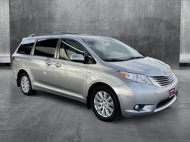 2017 Toyota Sienna XLE