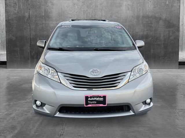 2017 Toyota Sienna XLE