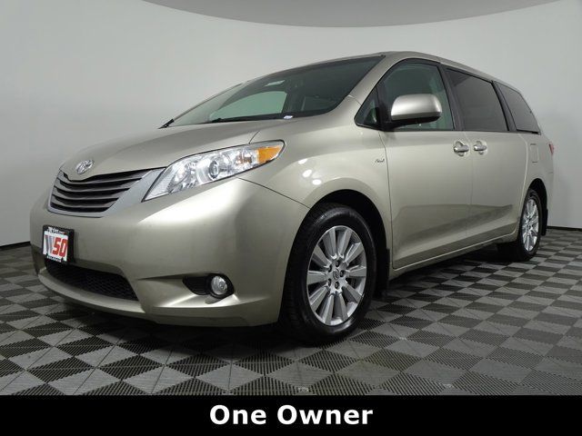 2017 Toyota Sienna XLE