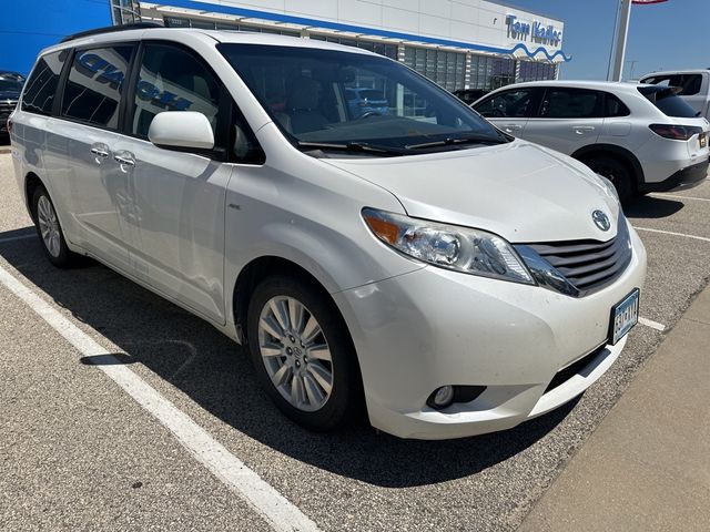 2017 Toyota Sienna XLE