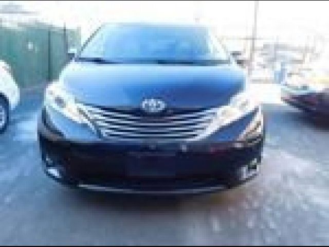 2017 Toyota Sienna XLE