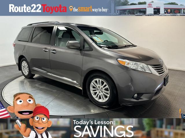 2017 Toyota Sienna Limited Premium