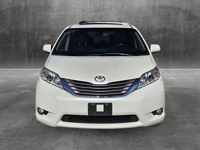 2017 Toyota Sienna XLE