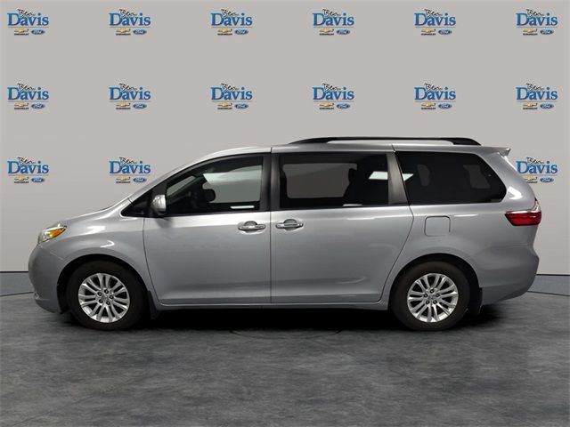 2017 Toyota Sienna 