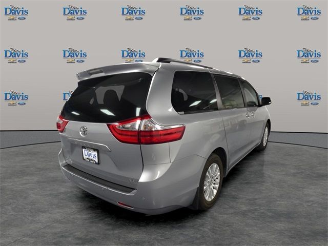 2017 Toyota Sienna 