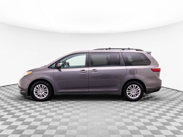 2017 Toyota Sienna XLE