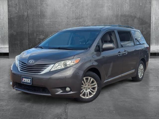 2017 Toyota Sienna XLE