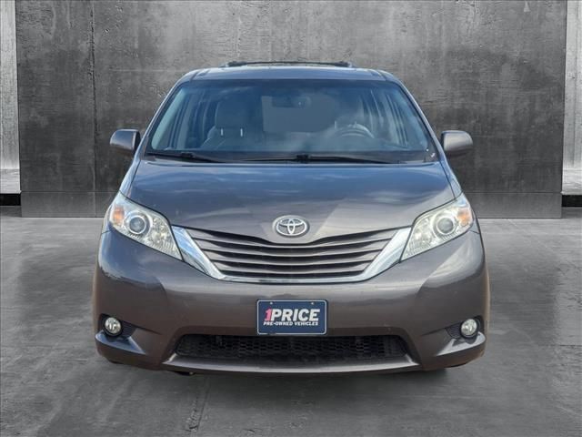 2017 Toyota Sienna XLE