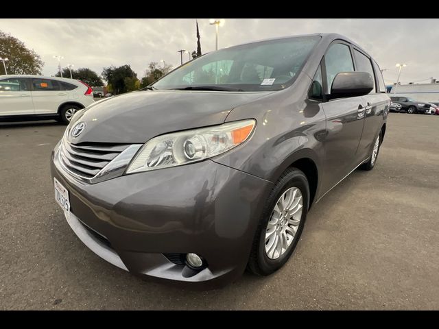 2017 Toyota Sienna XLE