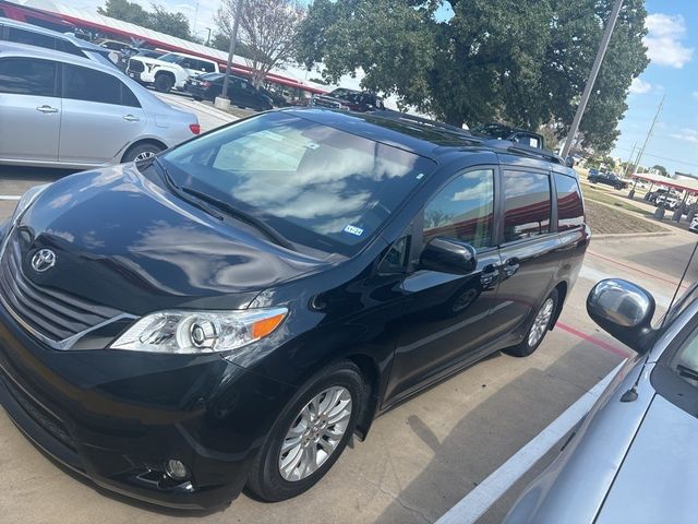 2017 Toyota Sienna 