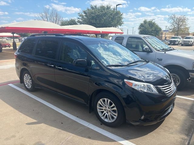 2017 Toyota Sienna 