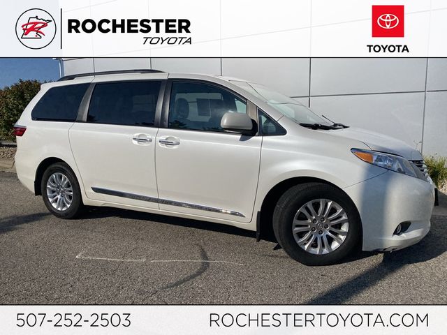 2017 Toyota Sienna XLE