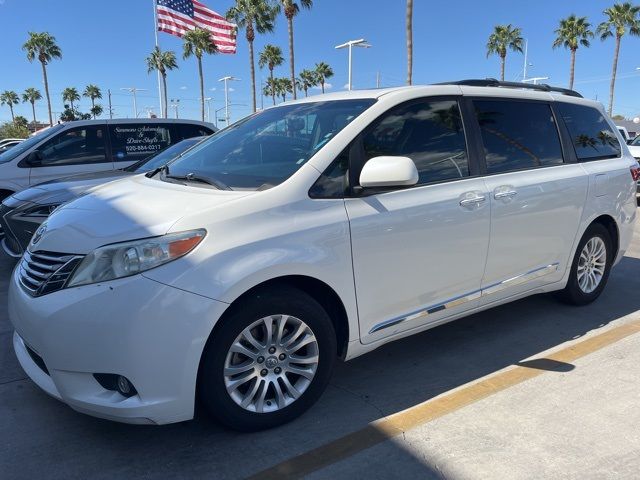 2017 Toyota Sienna XLE