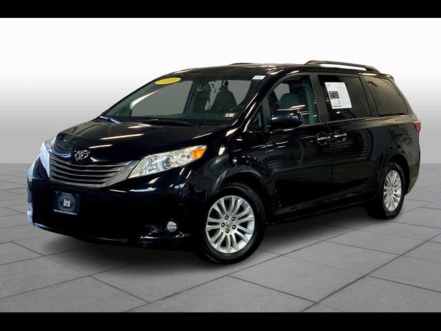 2017 Toyota Sienna XLE