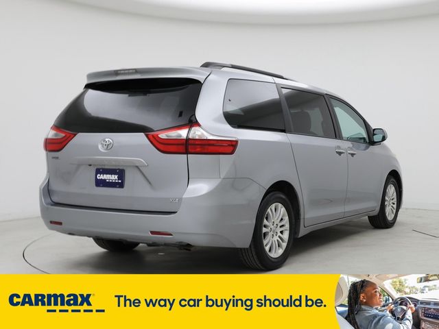 2017 Toyota Sienna XLE