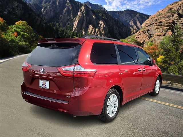 2017 Toyota Sienna XLE