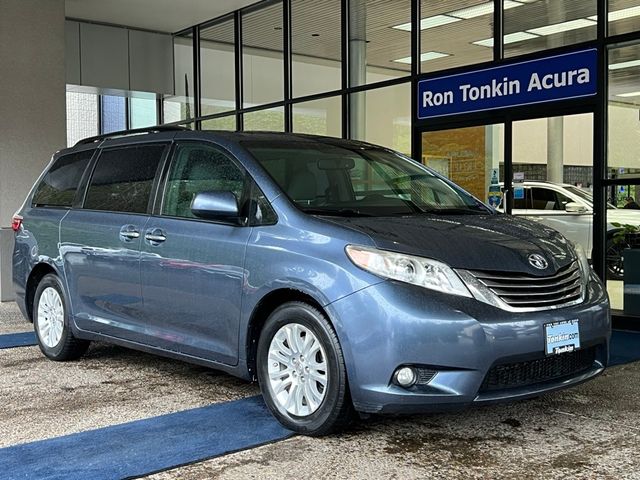 2017 Toyota Sienna 