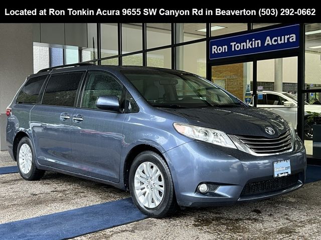 2017 Toyota Sienna 