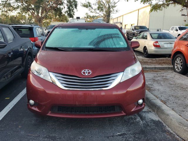 2017 Toyota Sienna XLE