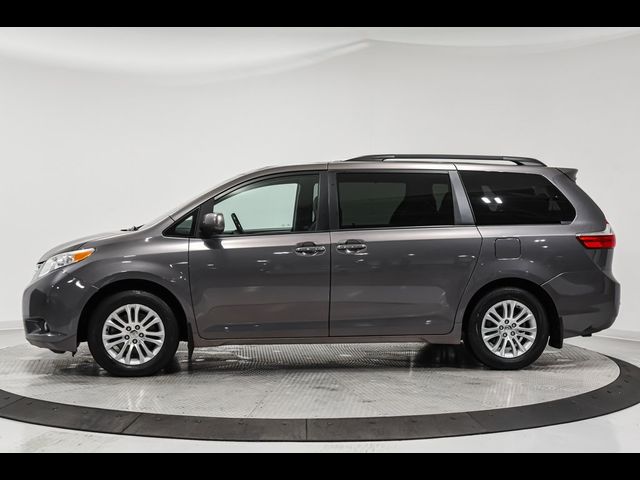 2017 Toyota Sienna 