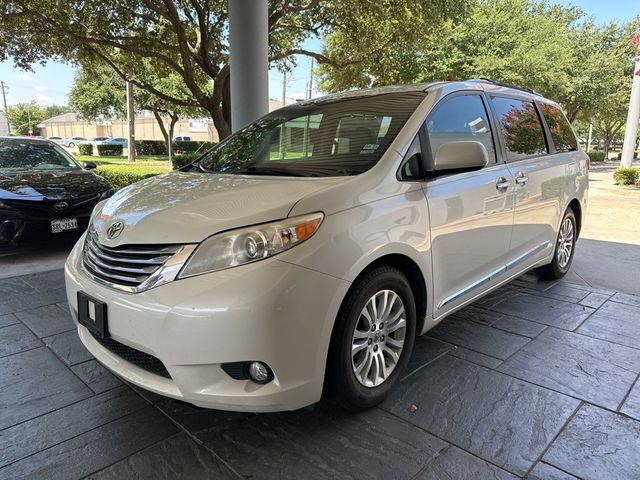 2017 Toyota Sienna XLE