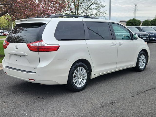 2017 Toyota Sienna 