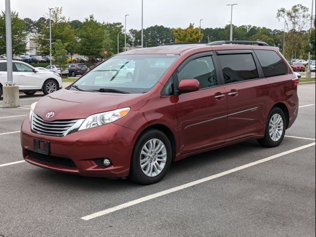 2017 Toyota Sienna XLE