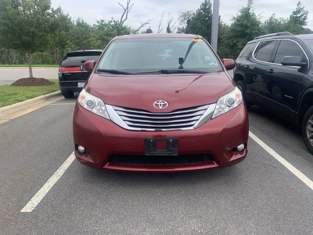 2017 Toyota Sienna XLE