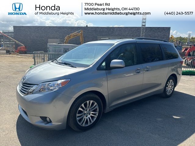 2017 Toyota Sienna XLE