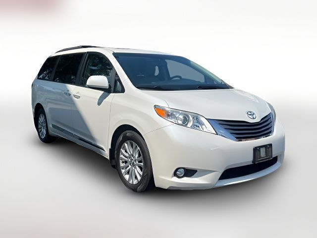 2017 Toyota Sienna XLE