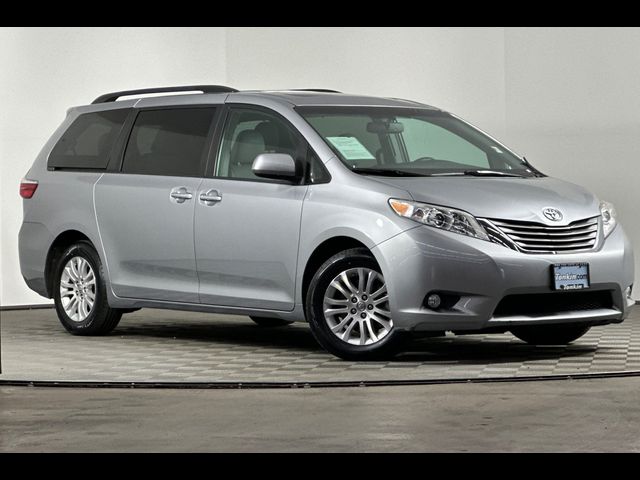 2017 Toyota Sienna 