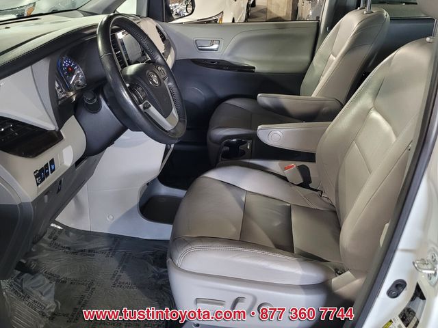 2017 Toyota Sienna XLE