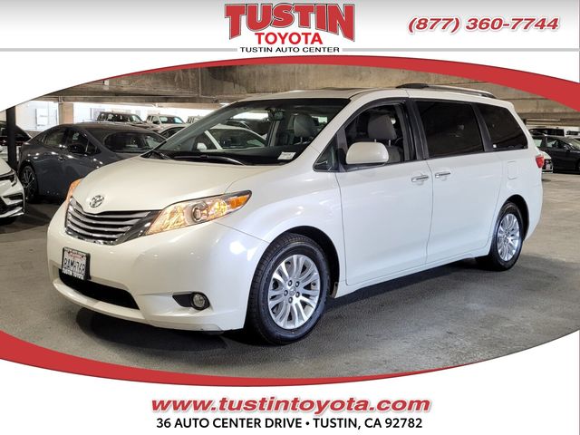 2017 Toyota Sienna XLE