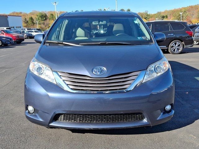 2017 Toyota Sienna XLE