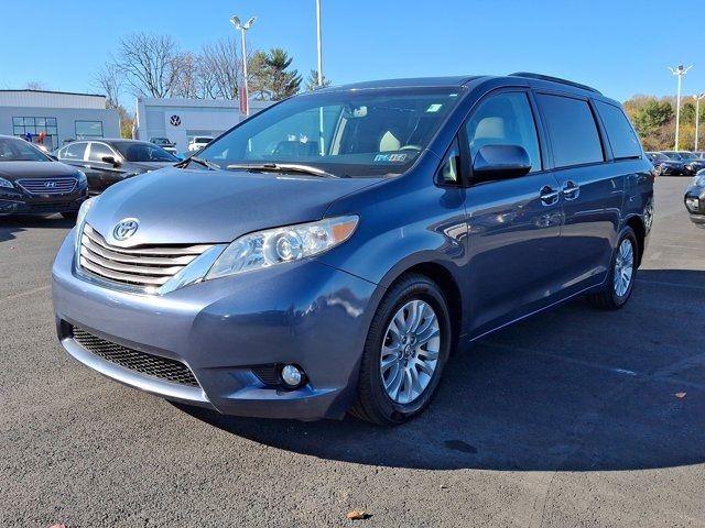 2017 Toyota Sienna XLE