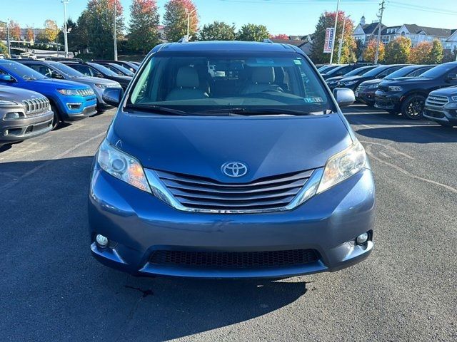 2017 Toyota Sienna 